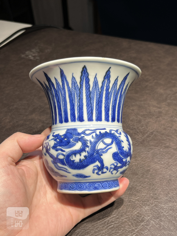 明万历 青花龙凤纹渣斗 - 图6